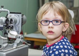 hipermetropía y astigmatismo en niños